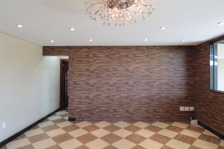 Casa para alugar com 640m², 4 quartos e 4 vagasSala