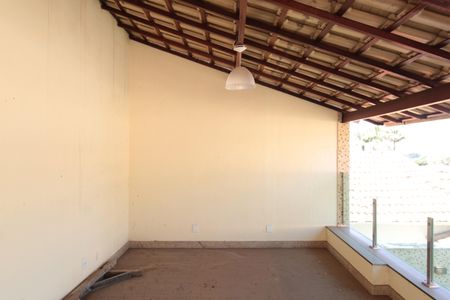 Casa para alugar com 640m², 4 quartos e 4 vagasÁrea comum - Salão de festas