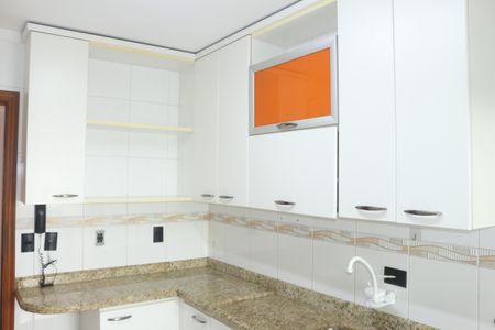 Apartamento à venda com 130m², 2 quartos e 2 vagasCozinha