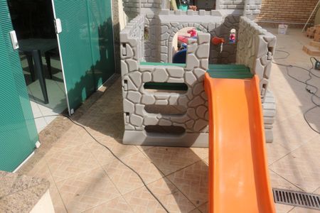 Apartamento à venda com 130m², 2 quartos e 2 vagasÁrea comum - Playground