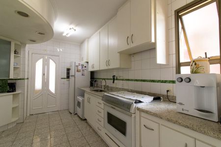 Apartamento à venda com 100m², 3 quartos e 2 vagasCozinha