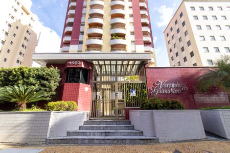 Apartamento à venda com 100m², 3 quartos e 2 vagasFachada
