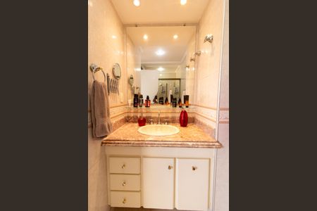 Apartamento à venda com 100m², 3 quartos e 2 vagasBanheiro do Quarto 1