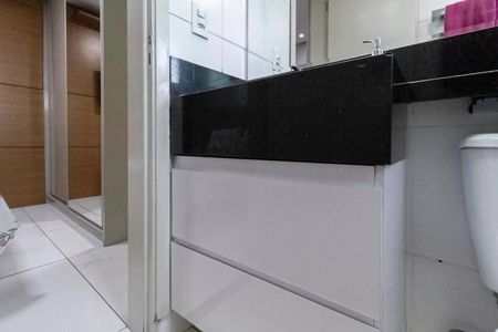 Apartamento à venda com 64m², 3 quartos e 1 vagaBanheiro da suíte