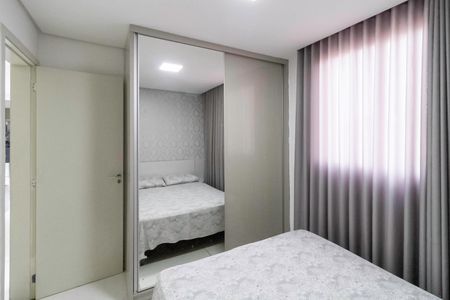 Apartamento à venda com 64m², 3 quartos e 1 vagaQuarto 2