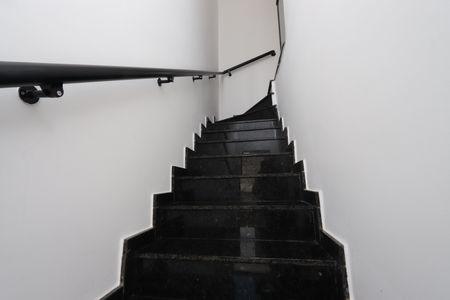 Casa de condomínio à venda com 84m², 2 quartos e 1 vagaEscadas