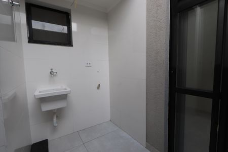 Casa de condomínio à venda com 84m², 2 quartos e 1 vagaLavanderia