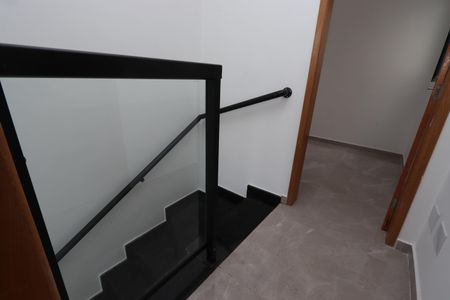 Casa de condomínio à venda com 84m², 2 quartos e 1 vagaEscadas