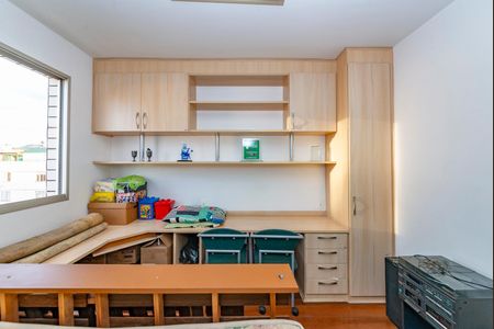 Apartamento à venda com 235m², 5 quartos e 2 vagasQuarto 5