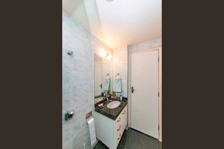 Apartamento à venda com 235m², 5 quartos e 2 vagasBanheiro da Suíte