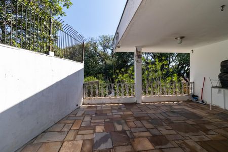 Casa à venda com 436m², 4 quartos e 4 vagas Casa à venda com 436m², 4 quartos e 4 vagasVaranda das Suítes