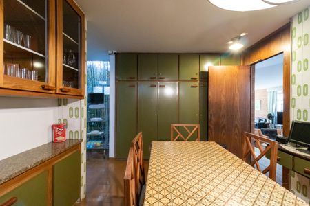 Casa à venda com 436m², 4 quartos e 4 vagas Casa à venda com 436m², 4 quartos e 4 vagasCopa