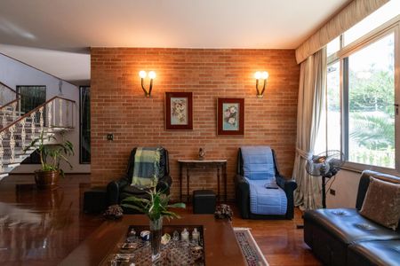 Casa à venda com 436m², 4 quartos e 4 vagas Casa à venda com 436m², 4 quartos e 4 vagasSala 2
