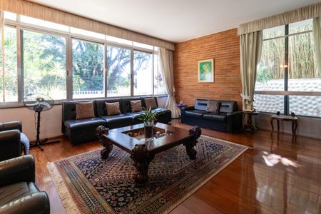 Casa à venda com 436m², 4 quartos e 4 vagas Casa à venda com 436m², 4 quartos e 4 vagasSala 2