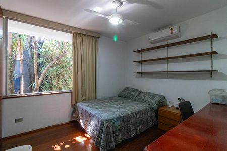 Casa à venda com 436m², 4 quartos e 4 vagas Casa à venda com 436m², 4 quartos e 4 vagasSuíte 2
