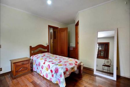 Casa à venda com 219m², 3 quartos e 2 vagas