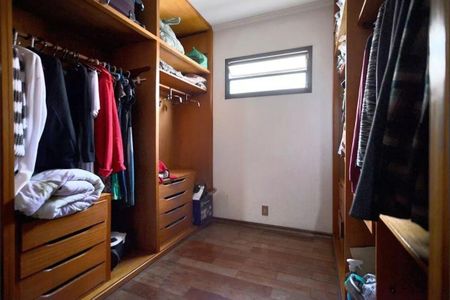 Casa à venda com 219m², 3 quartos e 2 vagas