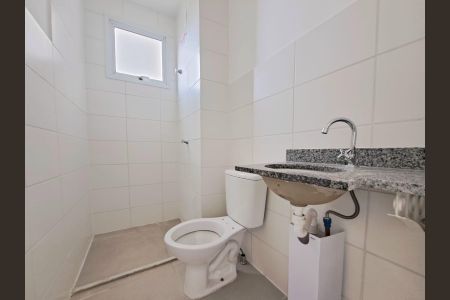 Apartamento à venda com 48m², 2 quartos e 1 vaga Apartamento à venda com 48m², 2 quartos e 1 vagaBanheiro da Suíte 1
