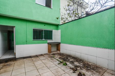 Casa à venda com 250m², 3 quartos e 3 vagasQuintal