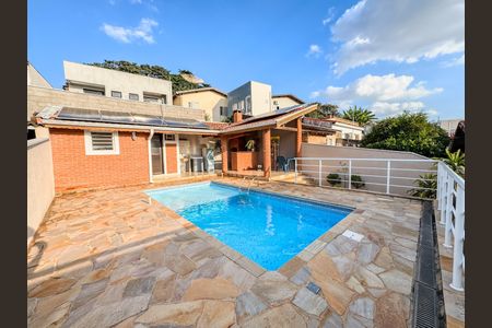 Casa à venda com 119m², 3 quartos e 4 vagas Casa à venda com 119m², 3 quartos e 4 vagasPiscina