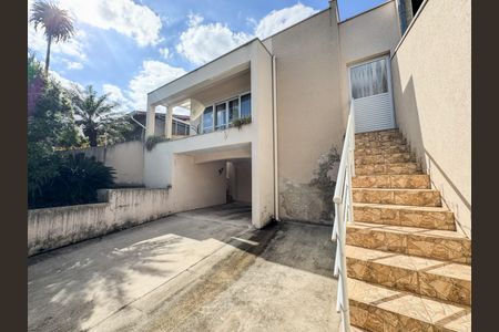Casa à venda com 119m², 3 quartos e 4 vagas Casa à venda com 119m², 3 quartos e 4 vagasÁrea Externa