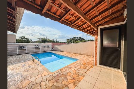 Casa à venda com 119m², 3 quartos e 4 vagas Casa à venda com 119m², 3 quartos e 4 vagasPiscina