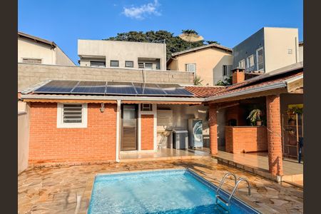 Casa à venda com 119m², 3 quartos e 4 vagas Casa à venda com 119m², 3 quartos e 4 vagasPiscina