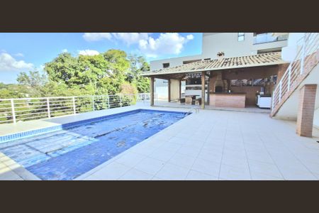 Casa de condomínio à venda com 350m², 4 quartos e 2 vagas Casa de condomínio à venda com 350m², 4 quartos e 2 vagasPiscina
