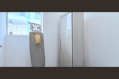 Casa de condomínio à venda com 350m², 4 quartos e 2 vagas Casa de condomínio à venda com 350m², 4 quartos e 2 vagasQuarto de Serviço