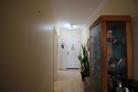 Apartamento à venda com 85m², 3 quartos e 2 vagasCorredor