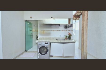 Casa à venda com 170m², 3 quartos e 4 vagasÁrea de Serviço