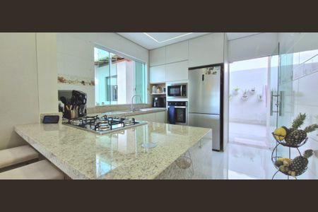 Casa à venda com 170m², 3 quartos e 4 vagasSala/Cozinha