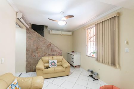 Casa à venda com 120m², 4 quartos e sem vagaSala