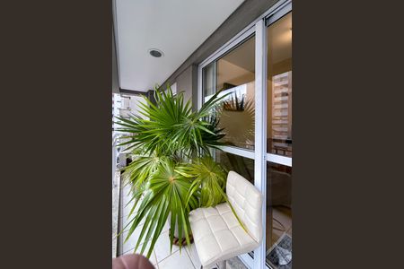 Apartamento à venda com 54m², 2 quartos e 1 vaga Apartamento à venda com 54m², 2 quartos e 1 vagaVaranda