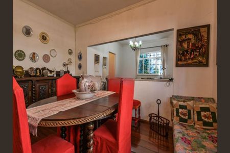 Casa à venda com 340m², 6 quartos e 2 vagas