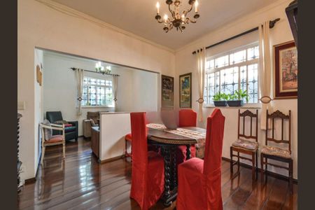 Casa à venda com 340m², 6 quartos e 2 vagas