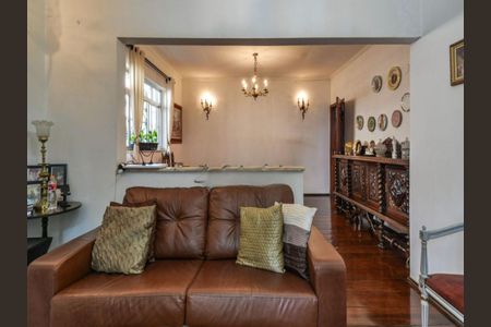 Casa à venda com 340m², 6 quartos e 2 vagas