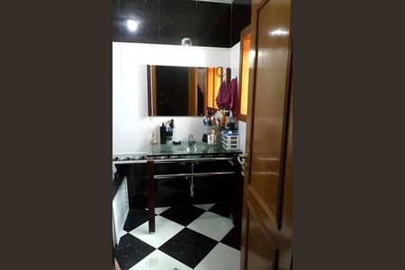 Casa à venda com 254m², 4 quartos e 6 vagas