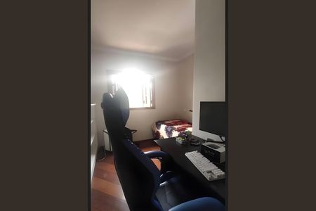 Casa à venda com 254m², 4 quartos e 6 vagas