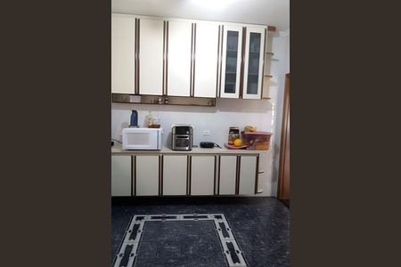 Casa à venda com 254m², 4 quartos e 6 vagas