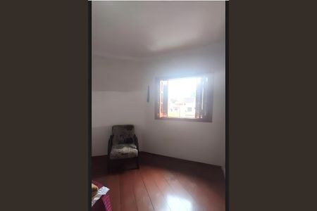 Casa à venda com 254m², 4 quartos e 6 vagas