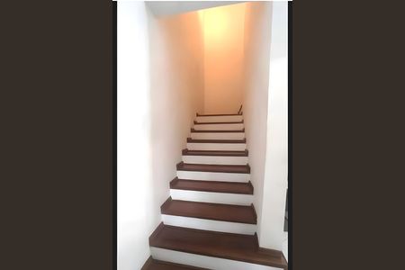 Casa à venda com 254m², 4 quartos e 6 vagas