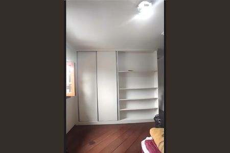 Casa à venda com 254m², 4 quartos e 6 vagas