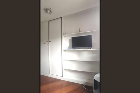 Casa à venda com 254m², 4 quartos e 6 vagas