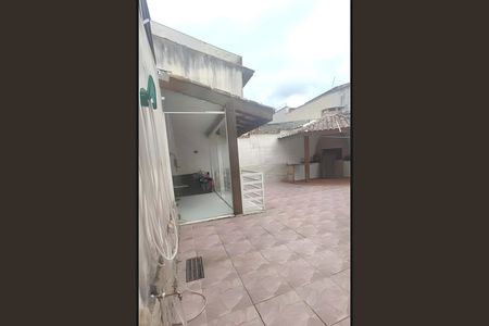 Casa à venda com 254m², 4 quartos e 6 vagas