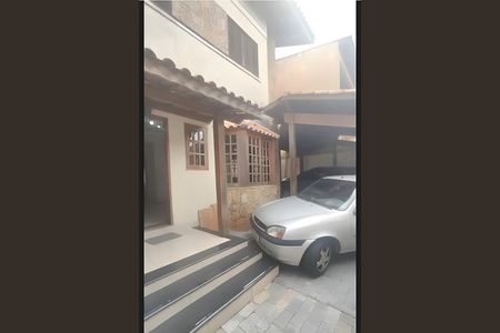 Casa à venda com 254m², 4 quartos e 6 vagas