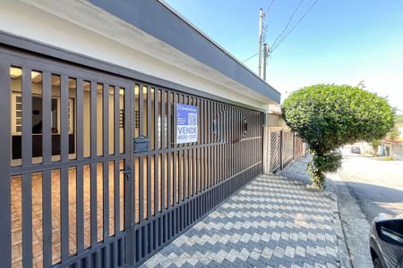 Casa à venda com 122m², 2 quartos e 3 vagasFachada 