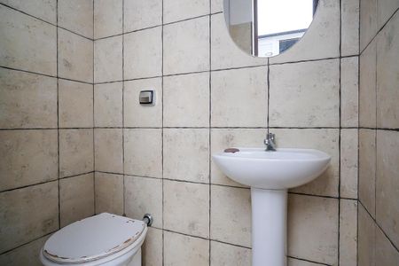 Casa à venda com 122m², 2 quartos e 3 vagasBanheiro de Serviço