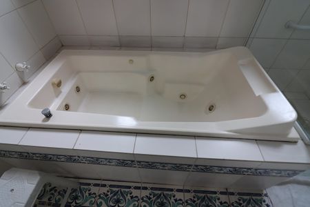 Casa à venda com 240m², 3 quartos e 2 vagasBanheiro da Suíte