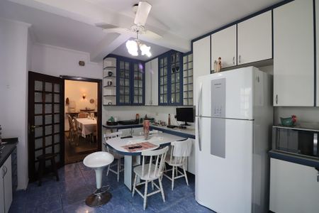 Casa à venda com 240m², 3 quartos e 2 vagasCozinha